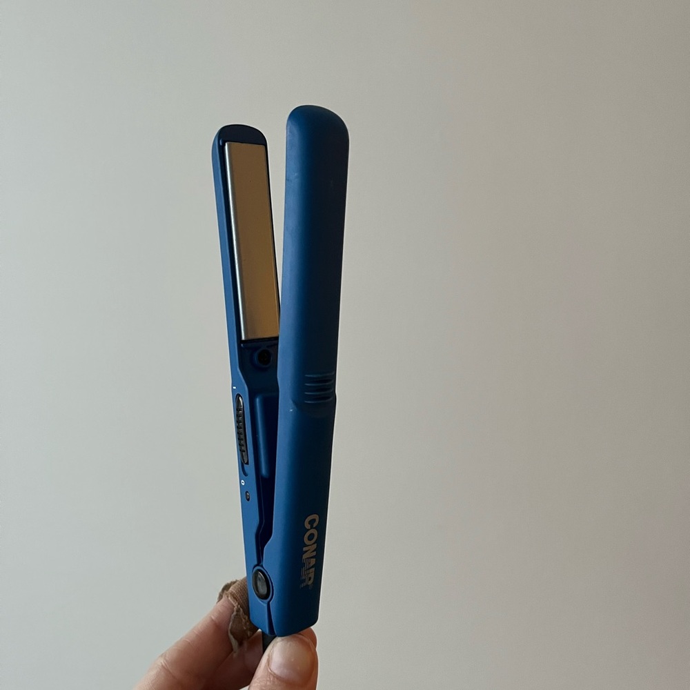 Mini/ travel CONAIR hair straightener